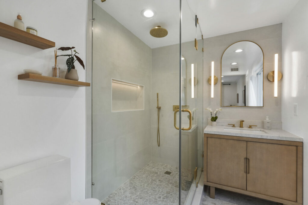 Bathroom remodeling Long Beach